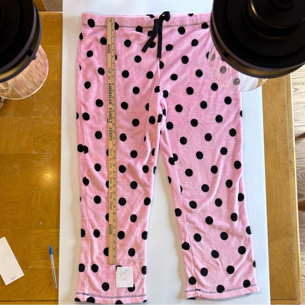 Pink and black polka dot lounge/PJ pants.  Fleece. Size 3x, 22w-24w.